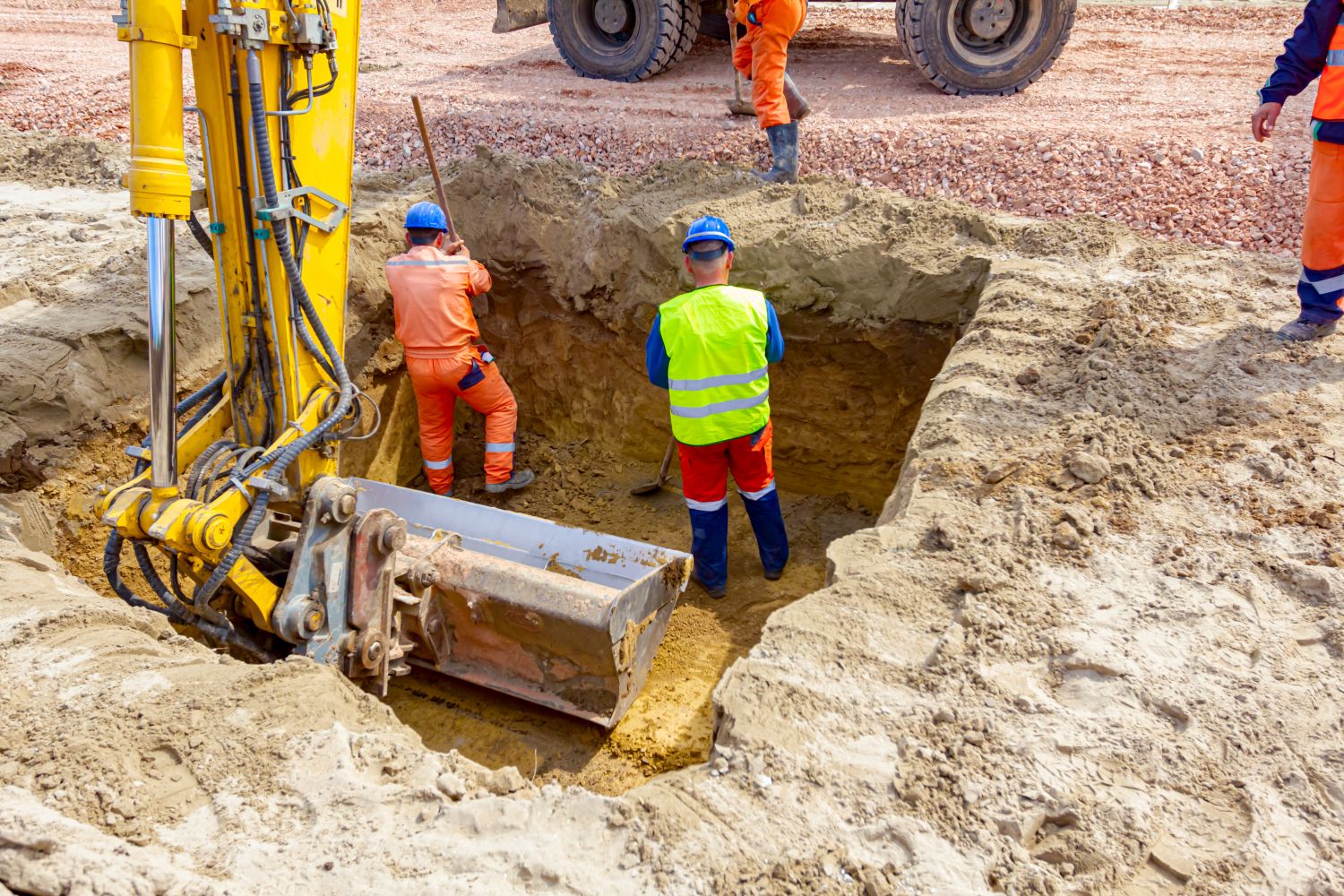 Bezpieczeństwo pracy przy wykopach – zabezpieczenie wykopu