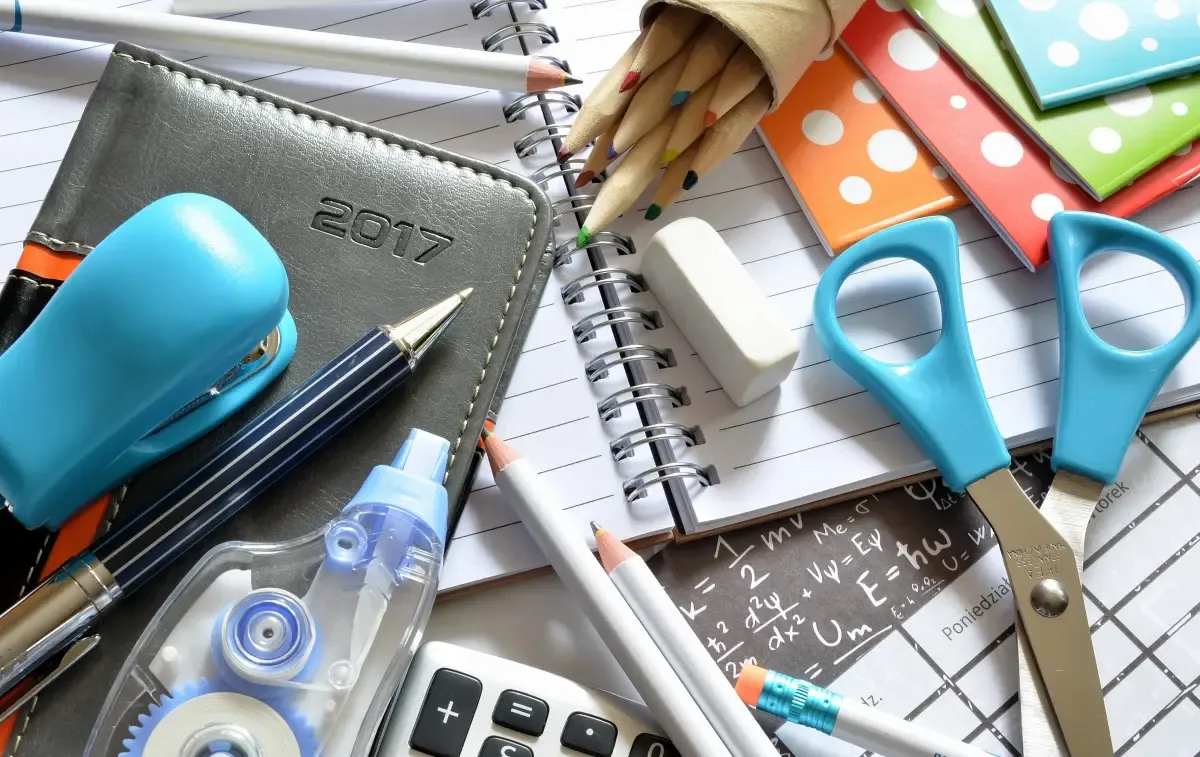 Wyprawka szkolna 2025 – co trzeba kupić?