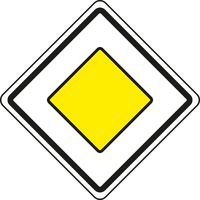 Znak drogowy Główna droga lądowa (P2)