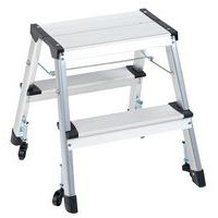 Drabinka aluminiowa dwustronna Manutan Expert z platformą, na kółkach, 2 x 2 stopnie