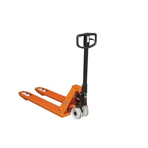 Wózek paletowy BT LHM230WS do pracy w wilgotnym środowisku, do 2300 kg, nylonowe koła sterujące Wózek paletowy BT LHM230WS do pracy w wilgotnym środowisku, do 2300 kg, nylonowe koła sterujące