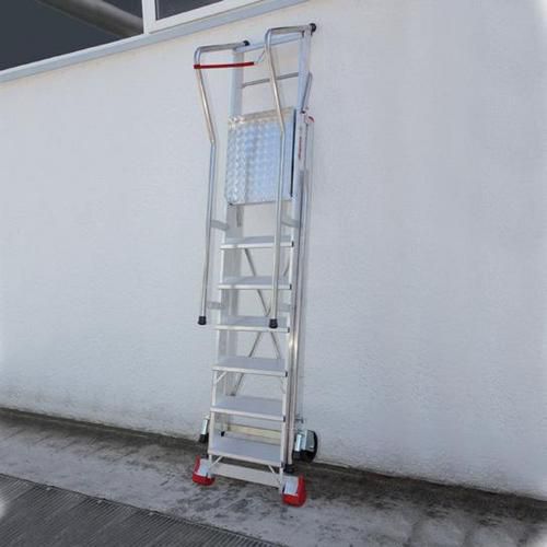 Drabina składana aluminiowa platformowa, na kółkach, 7 stopni Drabina składana aluminiowa platformowa, na kółkach, 7 stopni